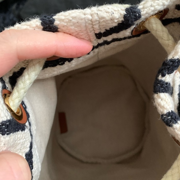 Celine teen drawstring bucket bag - Picture 9 of 12